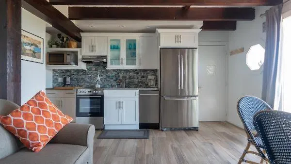 Beachcomber At 3* Montauk