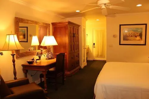 Kenny's Tipperary 3* Montauk