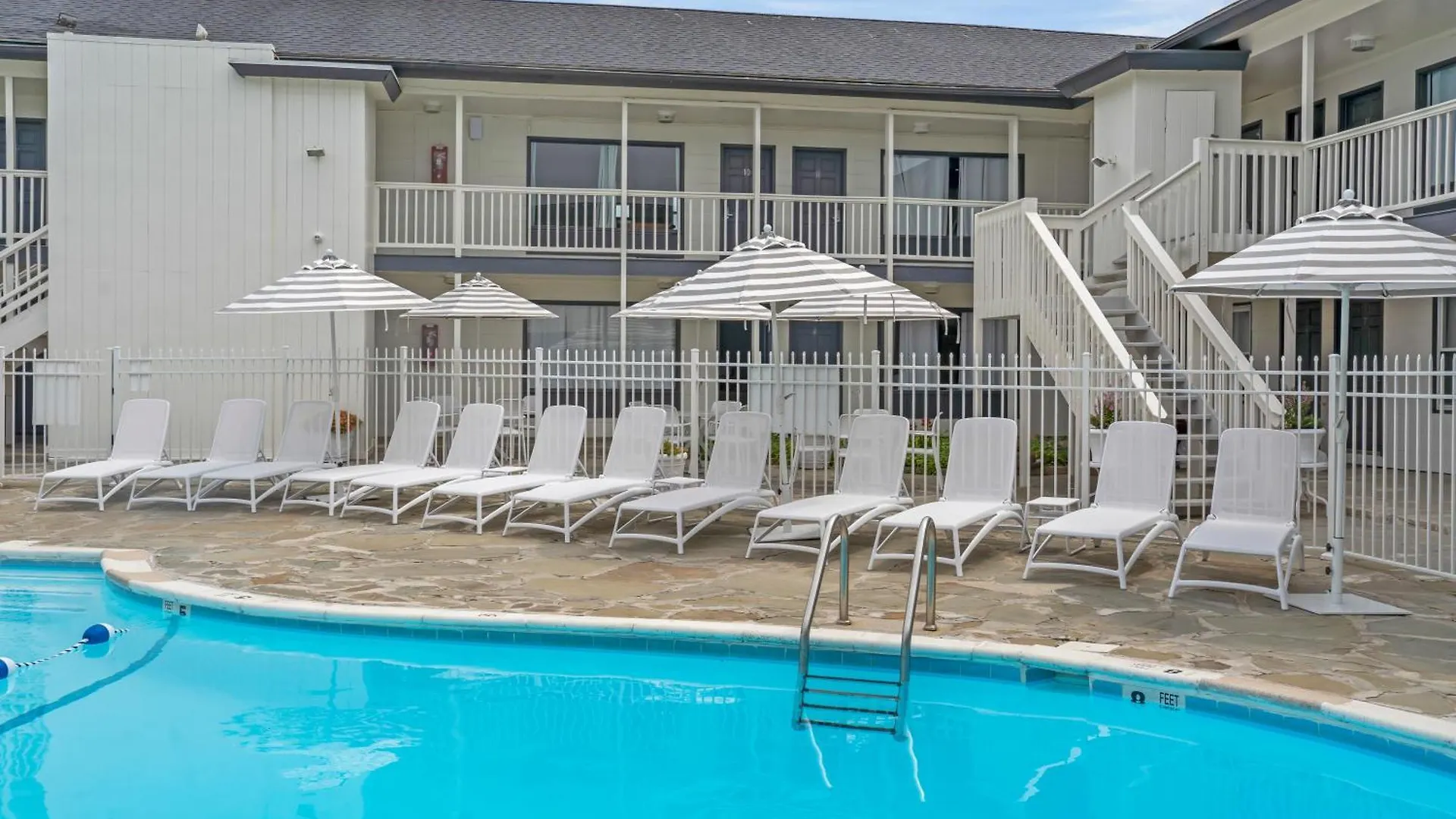 Hotel A Wave -