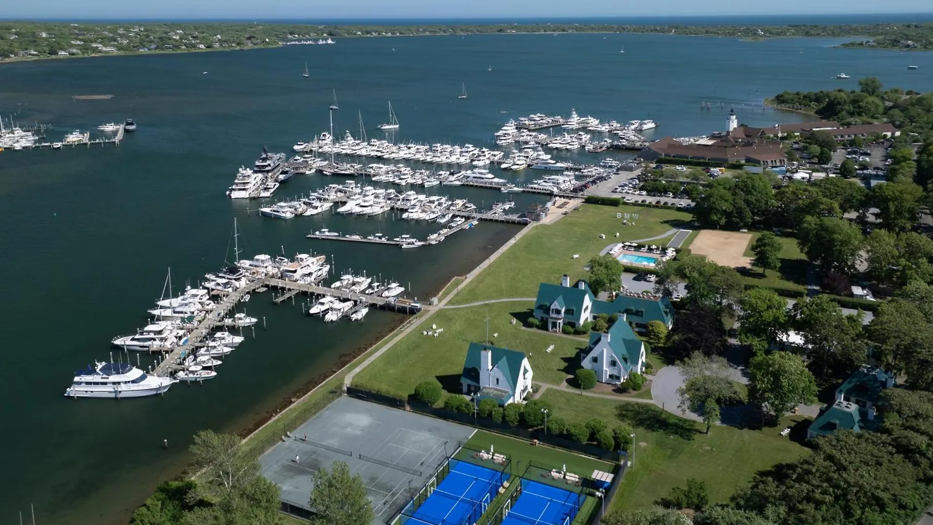 Yacht Club