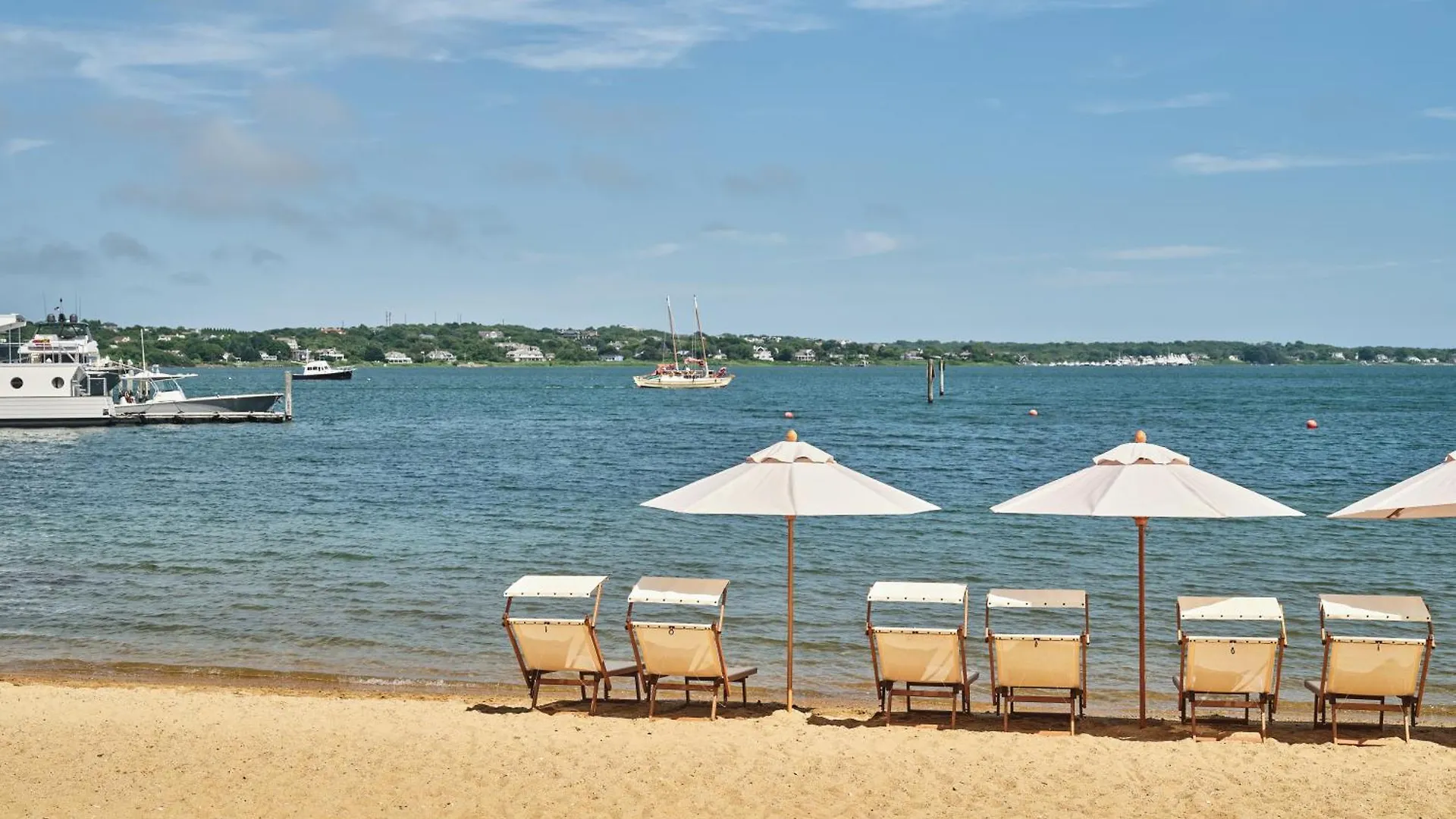 Yacht Club 4*