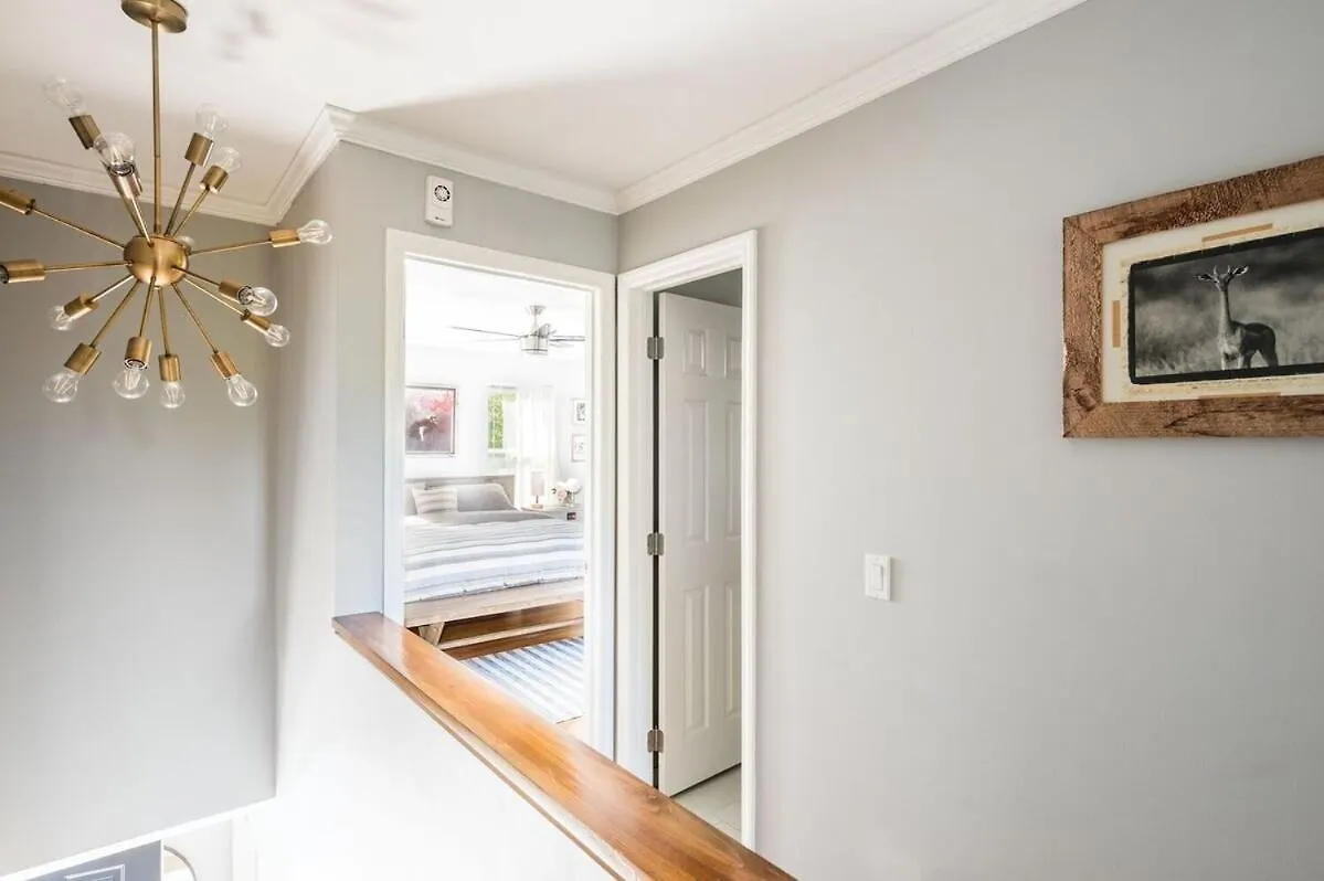 Hilltop Haven In W Pool, Family Friendly