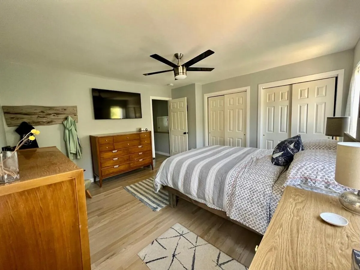 Hilltop Haven In W Pool, Family Friendly * Montauk