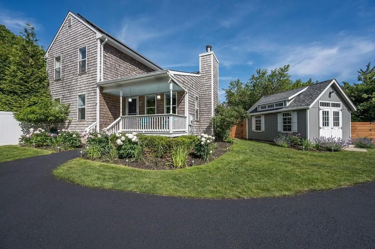 Hilltop Haven In W Pool, Family Friendly *