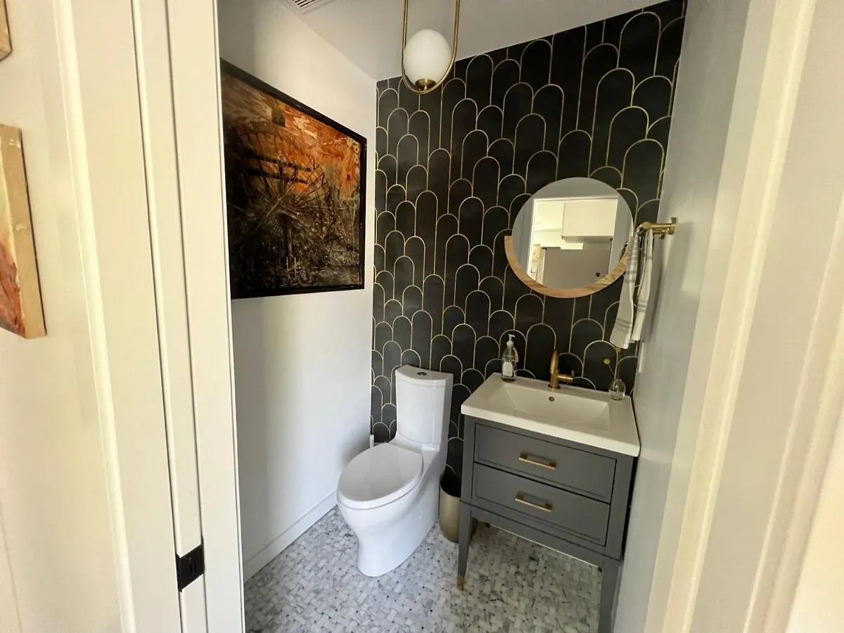 Holiday home Hilltop Haven In W Pool, Family Friendly Montauk