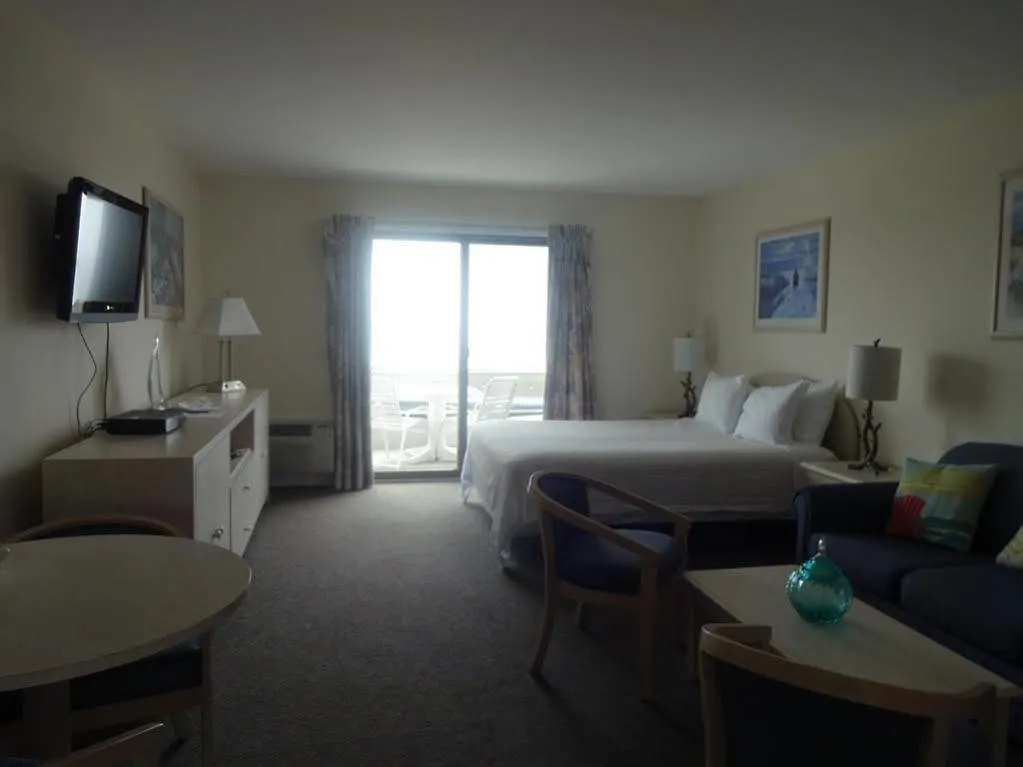 Beachcomber At 3* Montauk