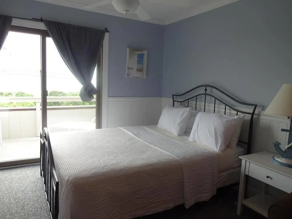 Beachcomber At Hotel 3*
