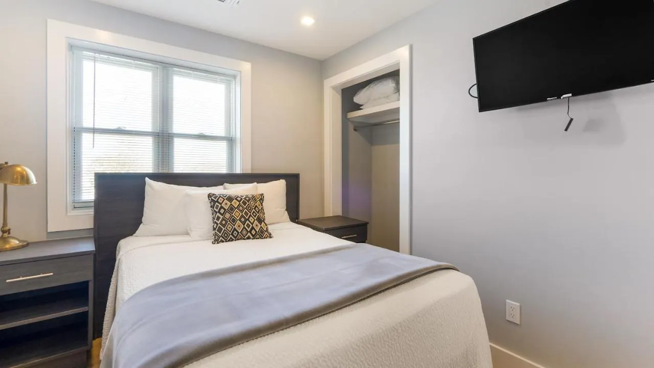 A Wave - Hotel Montauk
