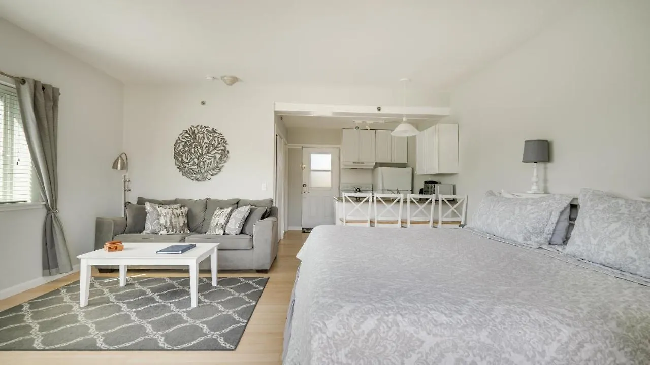 Resort Windward Shores