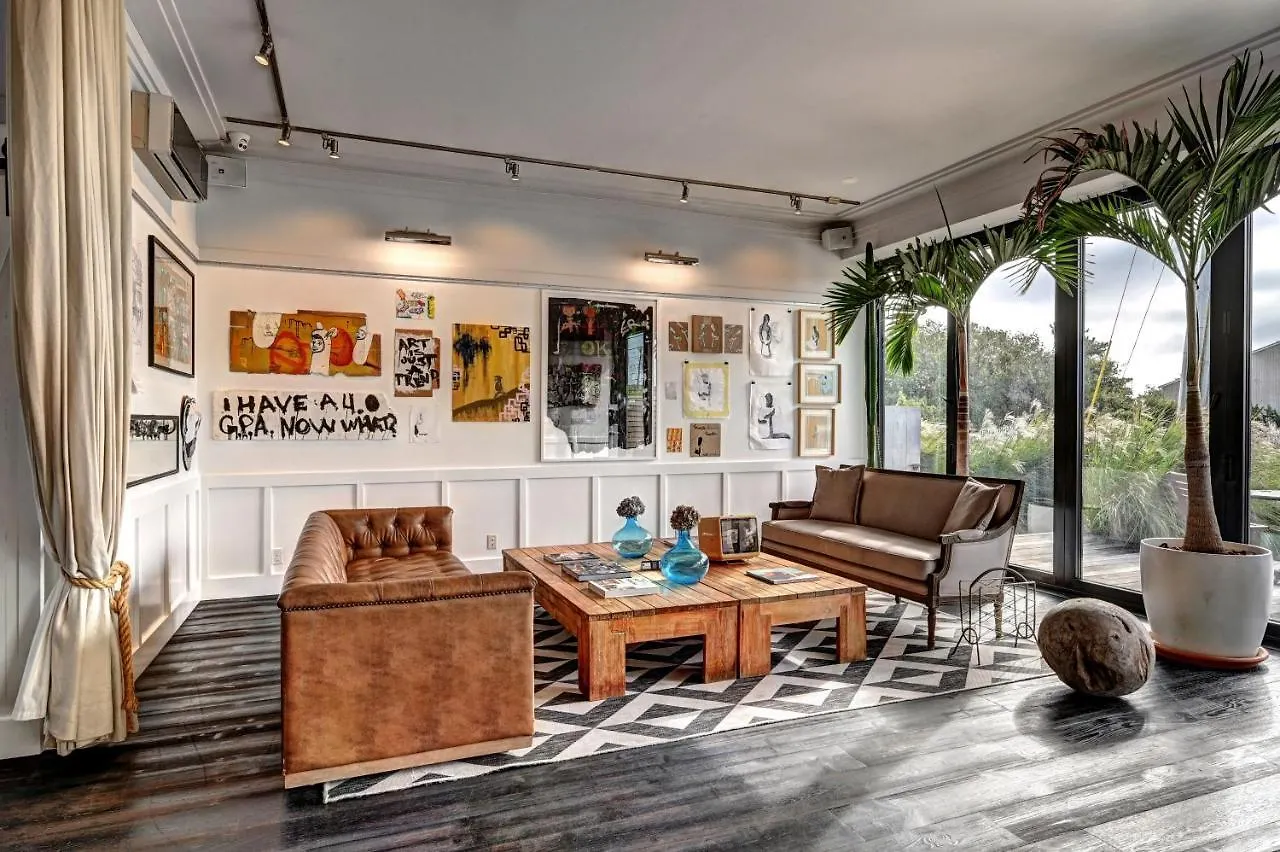 The Beach House 5*